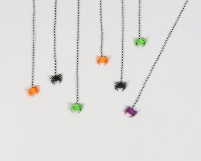 Hanging Spider Buttons